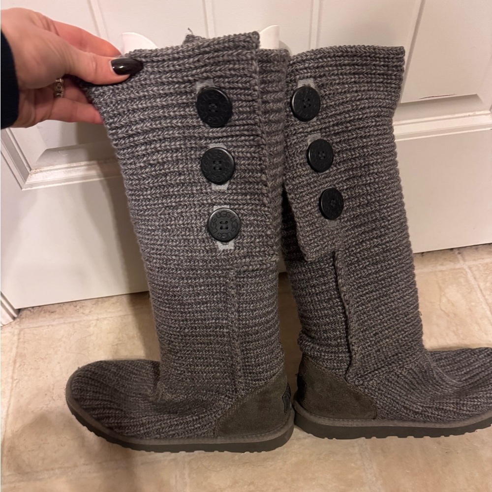 Heather Grey Cable Knit Ugg Boots Size 9